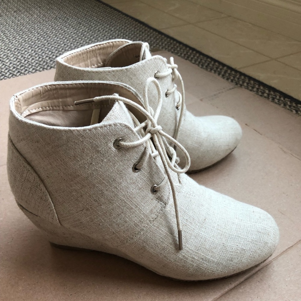 BRAND NEW Canvas Heeled Boots